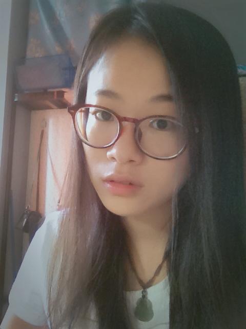 戴眼镜的女孩怎样自拍好看?
