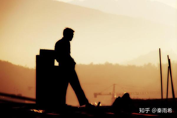距离越来越远 随着时间的流逝 感情都是会变得 曾经那么要好的两个人