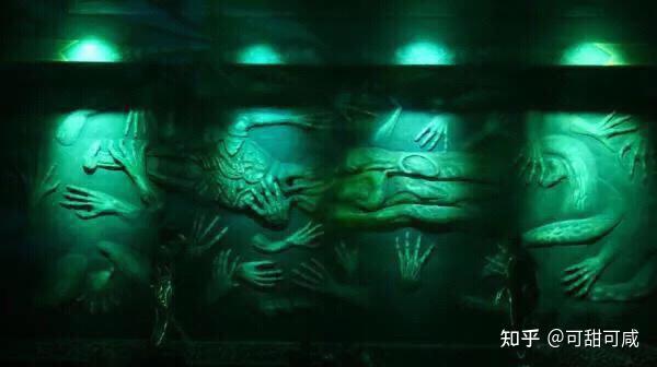 而这几枚铜鱼,都将线索指向云顶天宫以及青铜大门.