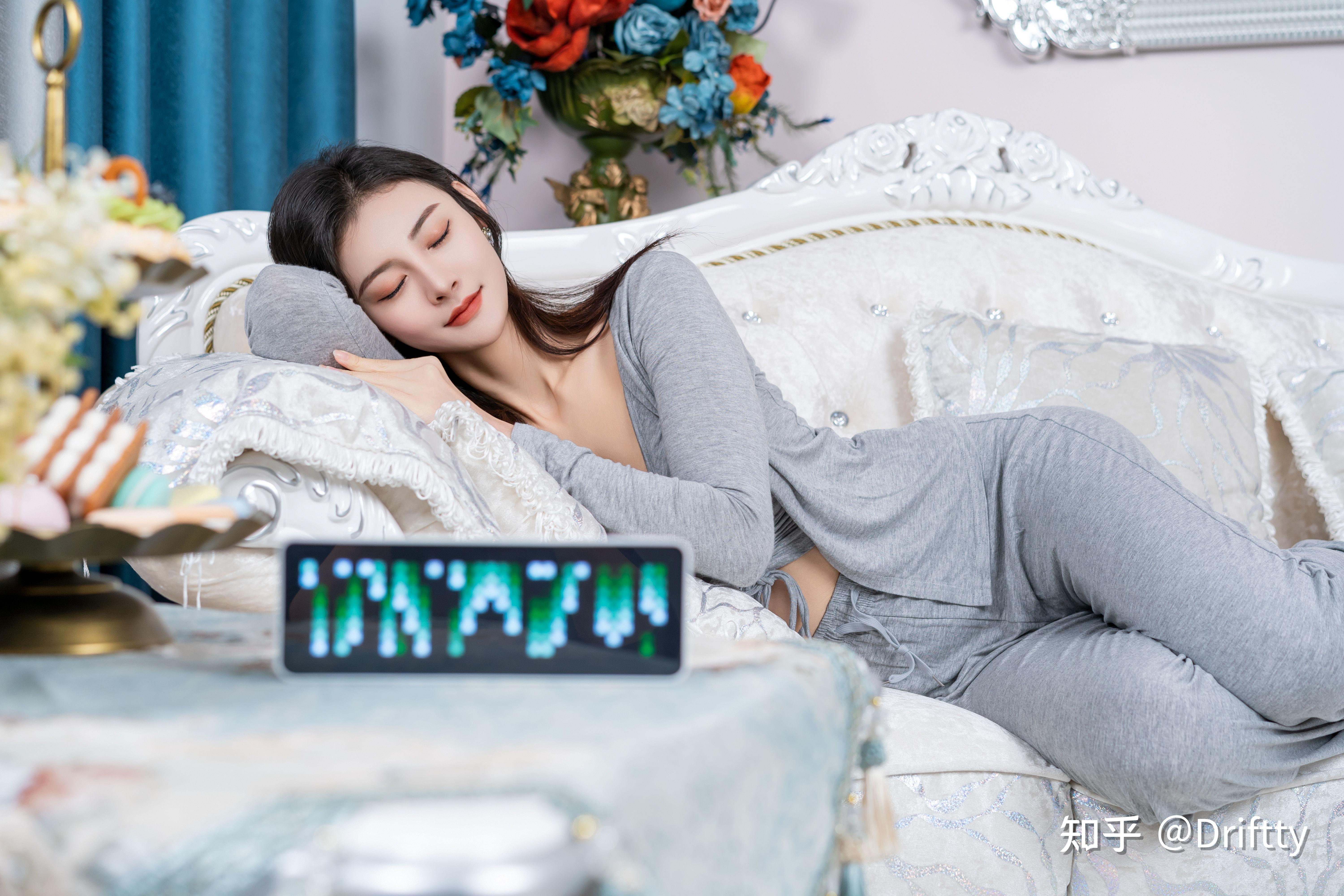 桌面好物分享｜Ulanzi优篮子物联网像素时钟｜工夫、天气 ...