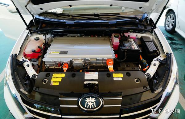 宋楠:专业赛道测试比亚迪秦pro ev500电动汽车