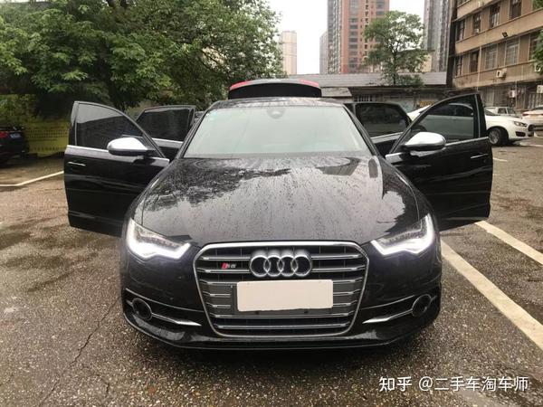 这又是冷门车,开路上十有八九会把他当奥迪a6,只有末尾的4个排气显示