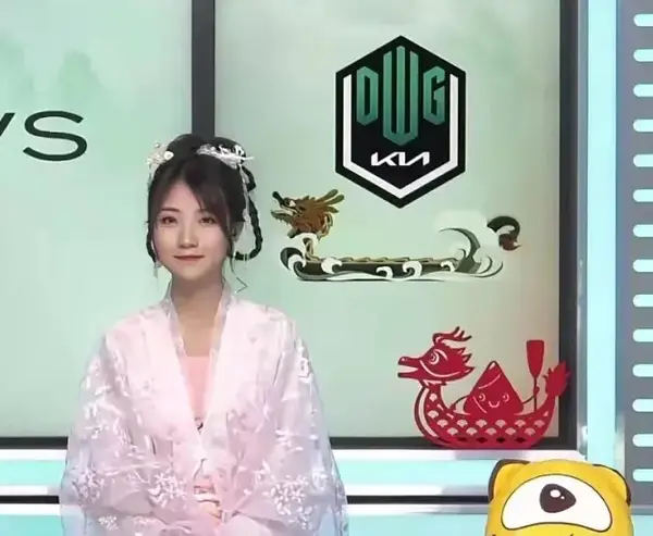 lpl新晋女解说mage,美貌实力比肩rita