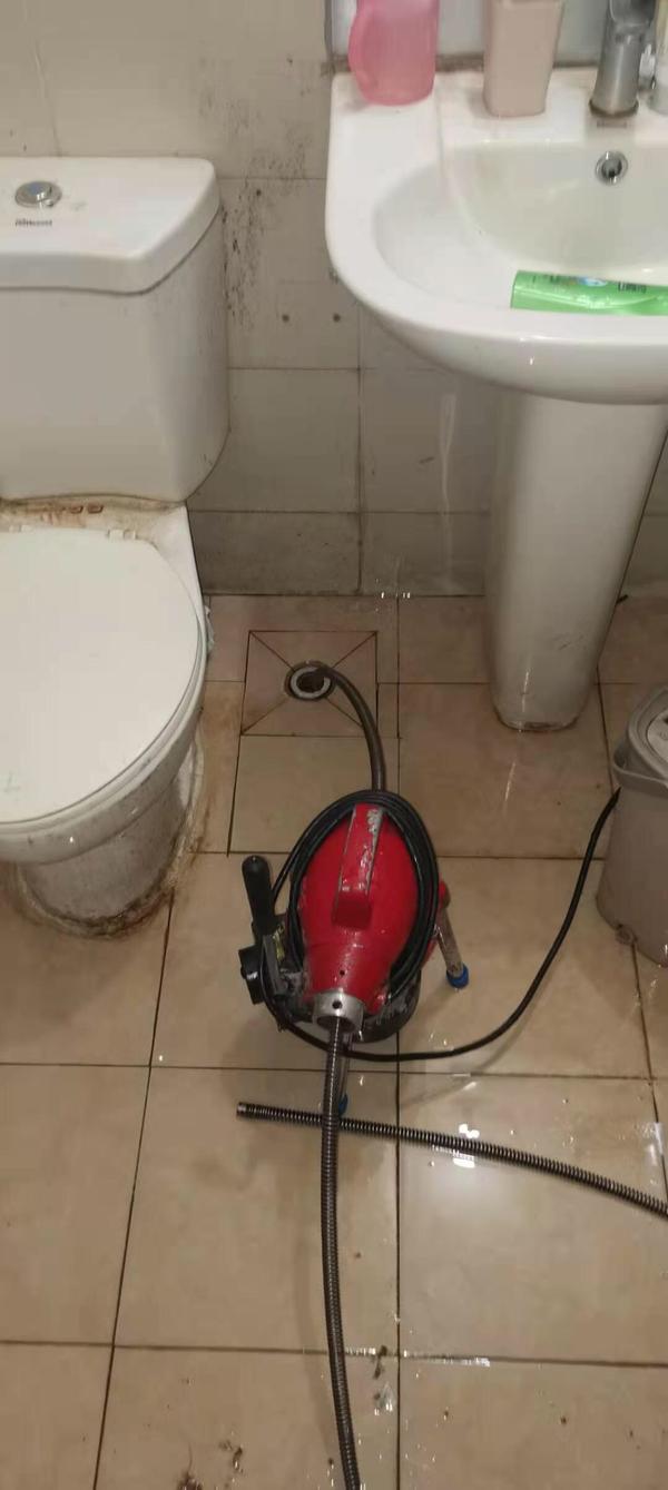疏通马桶增城区疏通厕所疏通师傅快易通