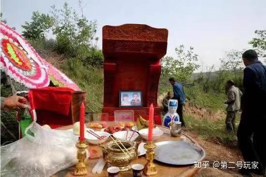 冥婚,也被称为阴婚,是为死了的人找配偶.