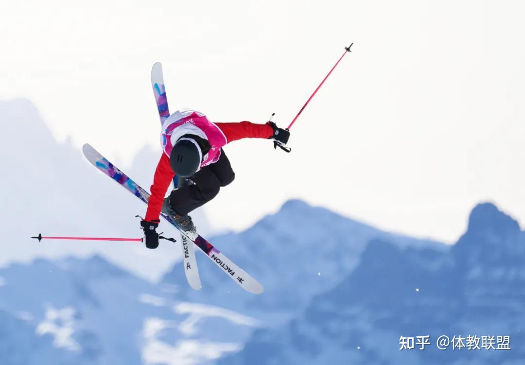 谷爱凌17岁滑雪美少女真飒