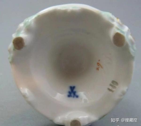 首先来告诉大家梅森瓷器的底款包含有哪些信息.先来看一个底款.