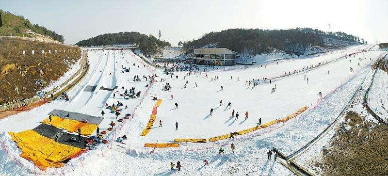 国际度假区——曾家山滑雪场