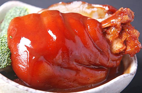 【滇荟乌金猪美味食堂】第一季02期,猪肘的营养价值!