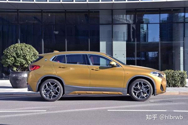 除了时尚前卫,创新bmw x2依然很"宝马"
