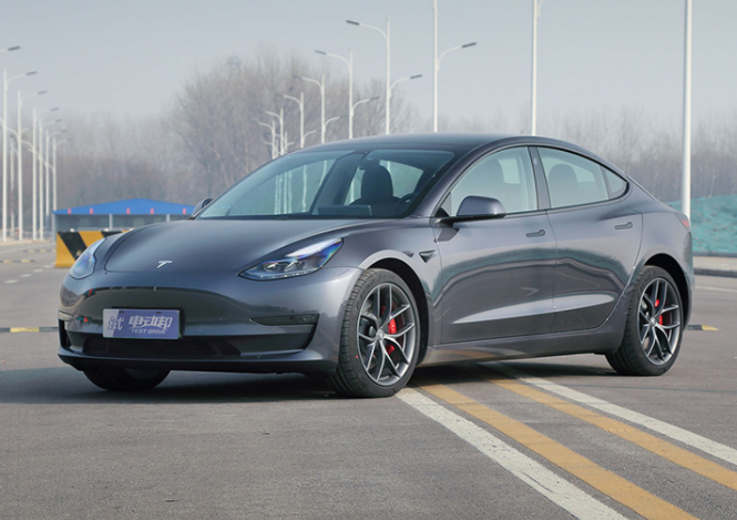 赞同了该文章 5月,特斯拉model 3标准续航升级版刚刚涨价1000元,价格