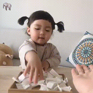 表情包 | 萌娃罗熙:我滴心里只有你!