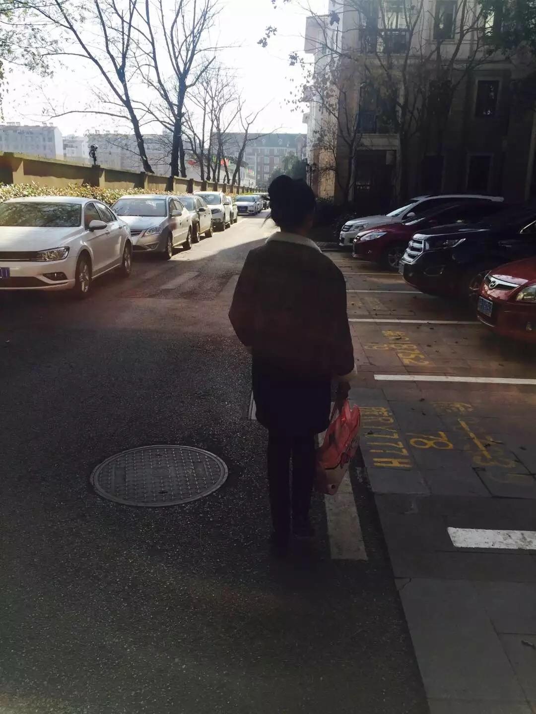 女生眼皮学打扮自己,学搭配穿衣?的四女生初中图片