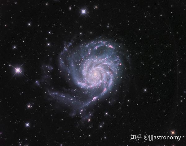 (markarian"s chain 马卡良星系链,位于室女座)
