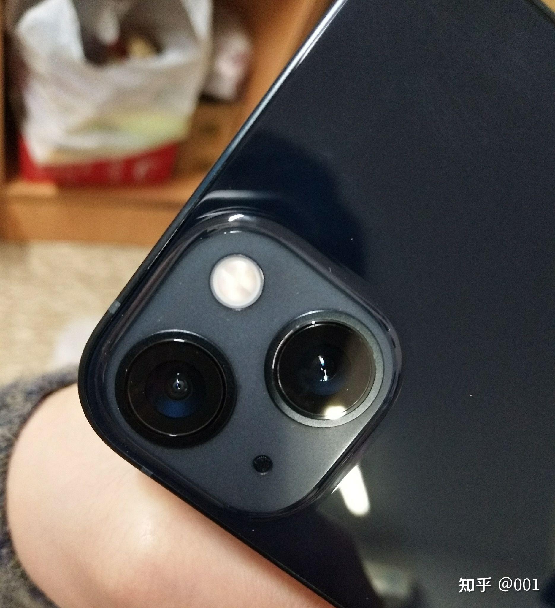 iphone13镜头,苹果13pro摄像头图解 苹果13镜头边有白色的是正常的吗