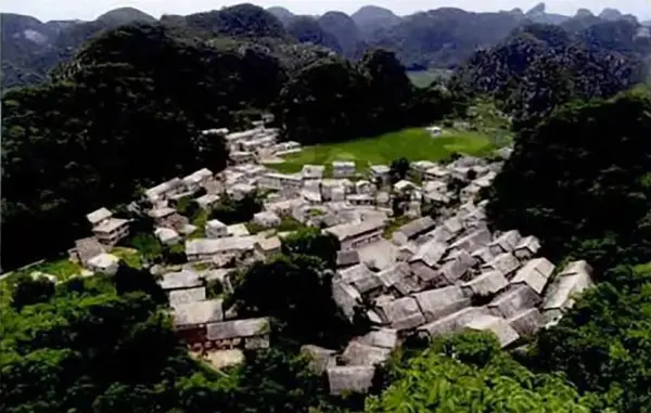 贵州白水河布依聚落形态及其生存理性研究[j].建筑学报,2018(03).