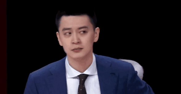 去年疫情,有一位护士粉丝许愿,希望杨鸣能参加他们的婚 ..