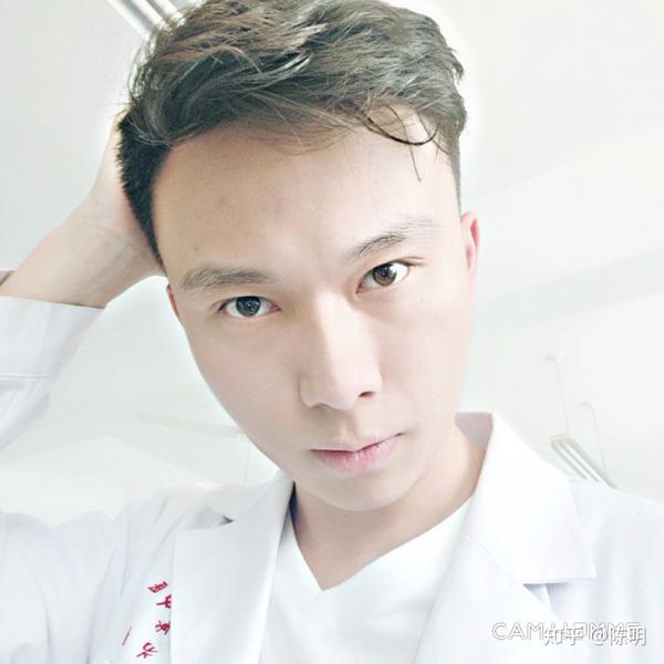穿着白大褂的时候