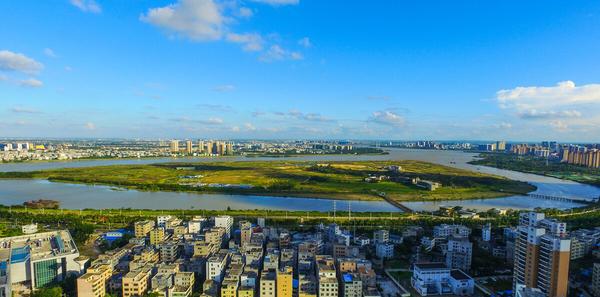 海口江东新区位于海口市东海岸区域,东起东寨港(海口行政边界),西至