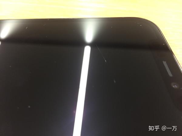 iphone12pro屏幕开箱有划痕,品控真的没问题?