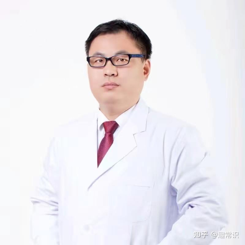 于河北医科大学中医系,西医师从北京大学人民医院泌尿男科白文俊教授
