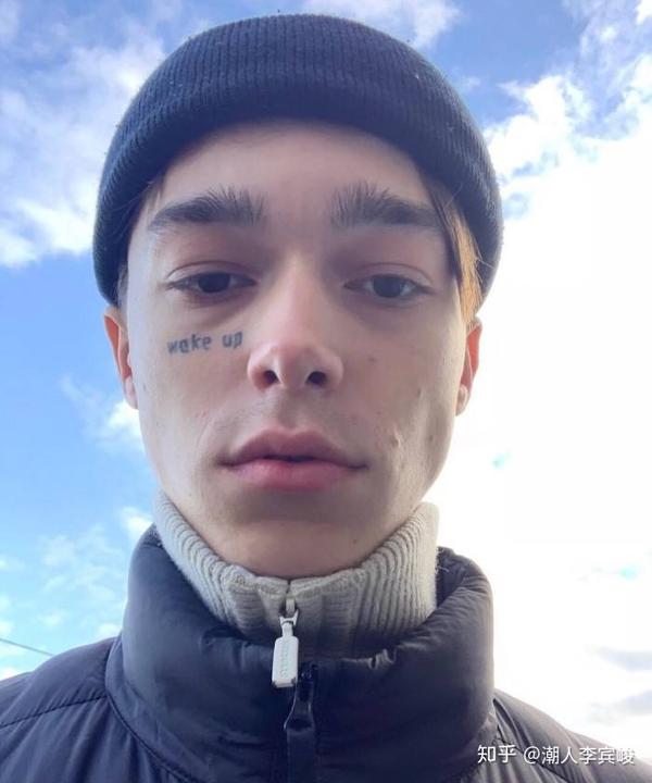 俄罗斯潮人: 睡不醒男孩sasha trautvein图鉴