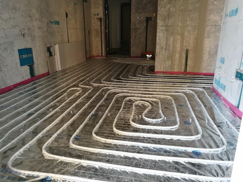 家里装燃气壁挂炉地暖就可以把热水器省了吗