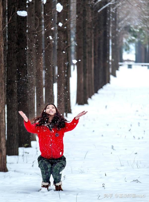 下雪天,如何拍出让人怦然心动的雪地人像?雪景人像拍摄指南