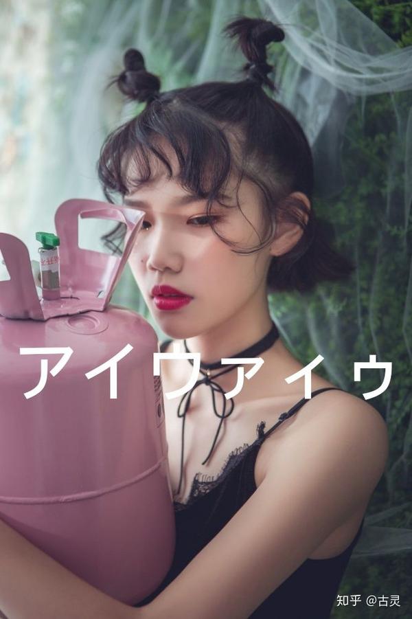 短发女生拍写真怎么摆姿势表情好看?