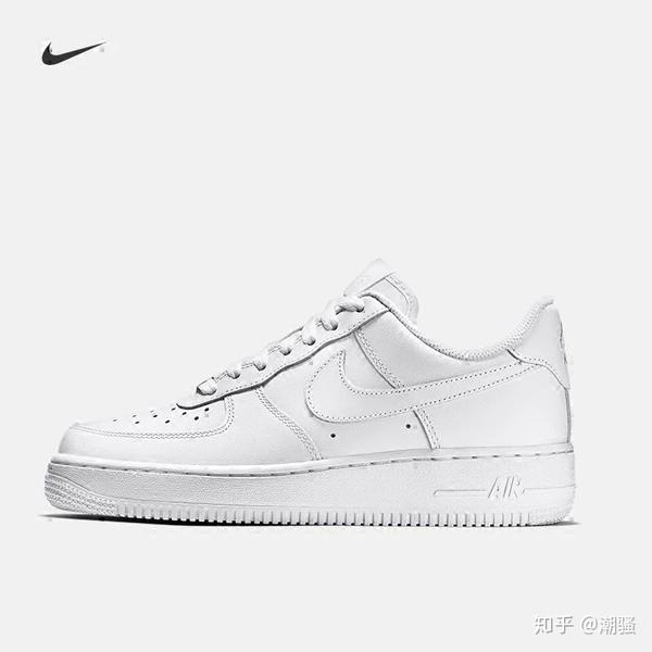 下一双鞋买nike的空军一号低帮还是买aj1的纯白色低帮