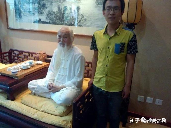 今天,写一篇道门武当三丰自然派长寿百岁老道长的文章----白鹤道长!
