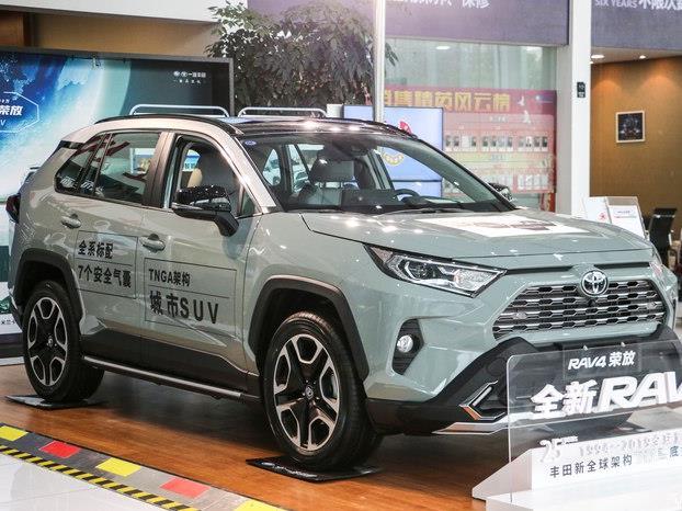 看了新rav4荣放之后我发觉我喜欢上了suv