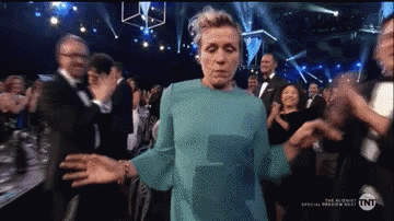 (第二次拿奖还这么激动,更逗���是后来差点把奖杯丢了)