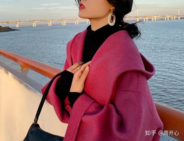 嗲里嗲气玫瑰红羊毛大衣   优惠后到手价:1548元