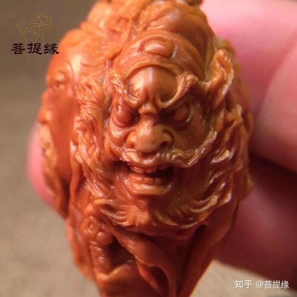我是雕刻师应良成简介(天鹰)浙江雕刻大师橄榄核精品欣赏