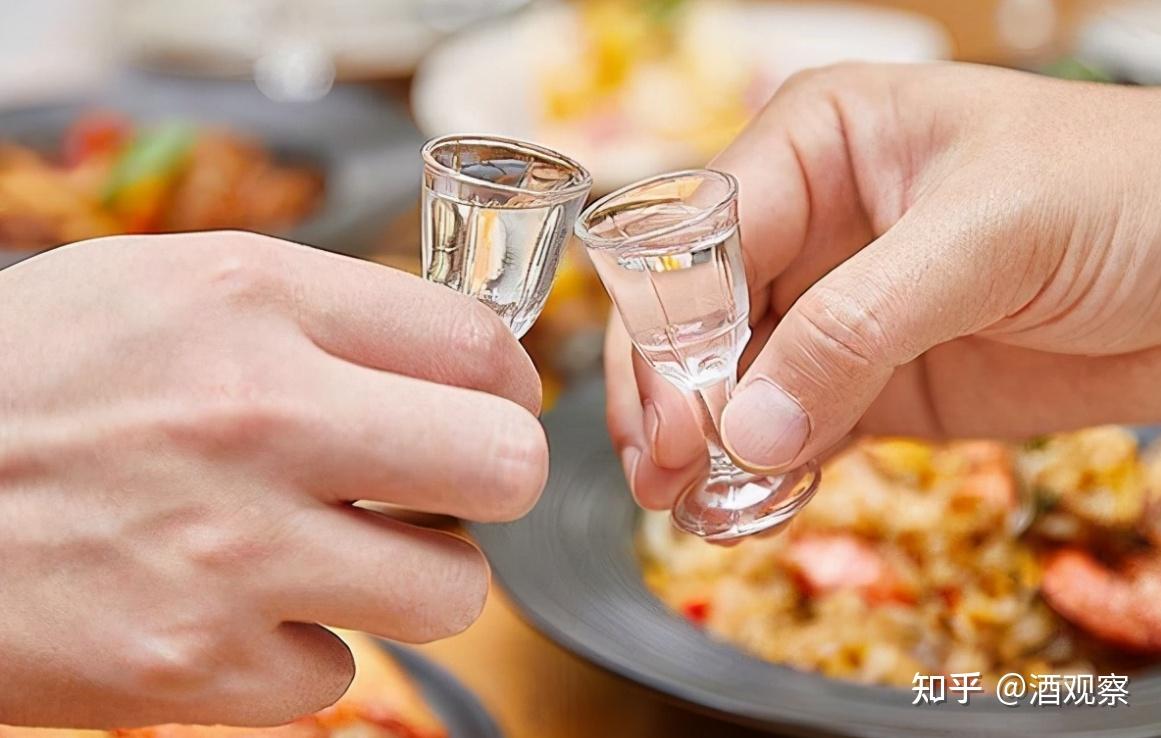 无论国内外,"碰杯"都成为了一种表示友好的喝酒礼仪.
