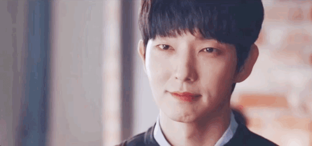 如果说《恶之花》一开始连环杀人犯与刑警成为夫妻的设定牢牢地抓住