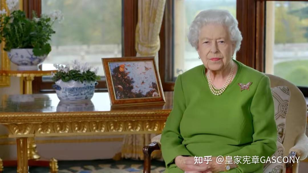 英国女王伊丽莎白二世与首相约翰逊举行例行电话会谈