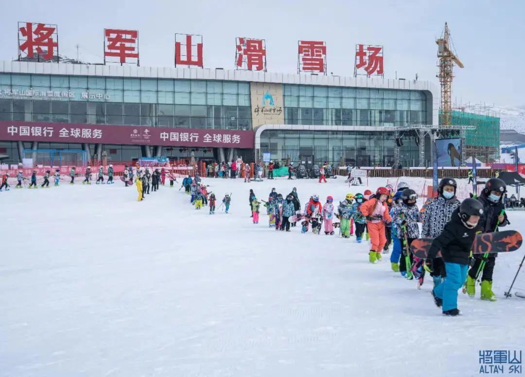 将军山国际滑雪度假区雪季长,雪质优,雪量大,平均积雪厚度在1米以上