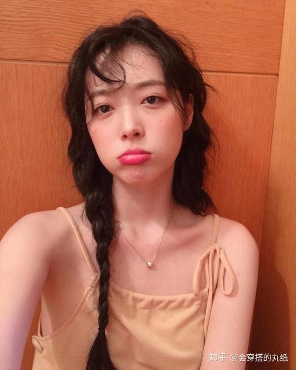 欧阳娜娜齐刘海秒变中分,怎么做到的?3招让你摆脱刘海尴尬期