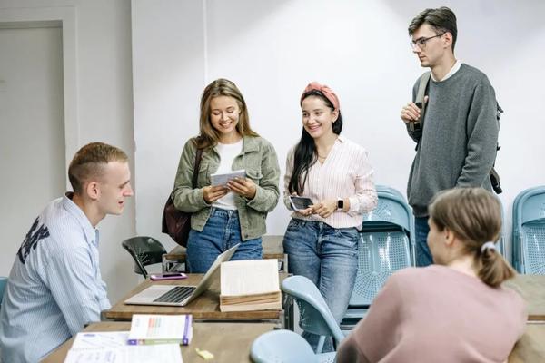 英国大学授课方式全科普英国留学生平时是怎么上课的