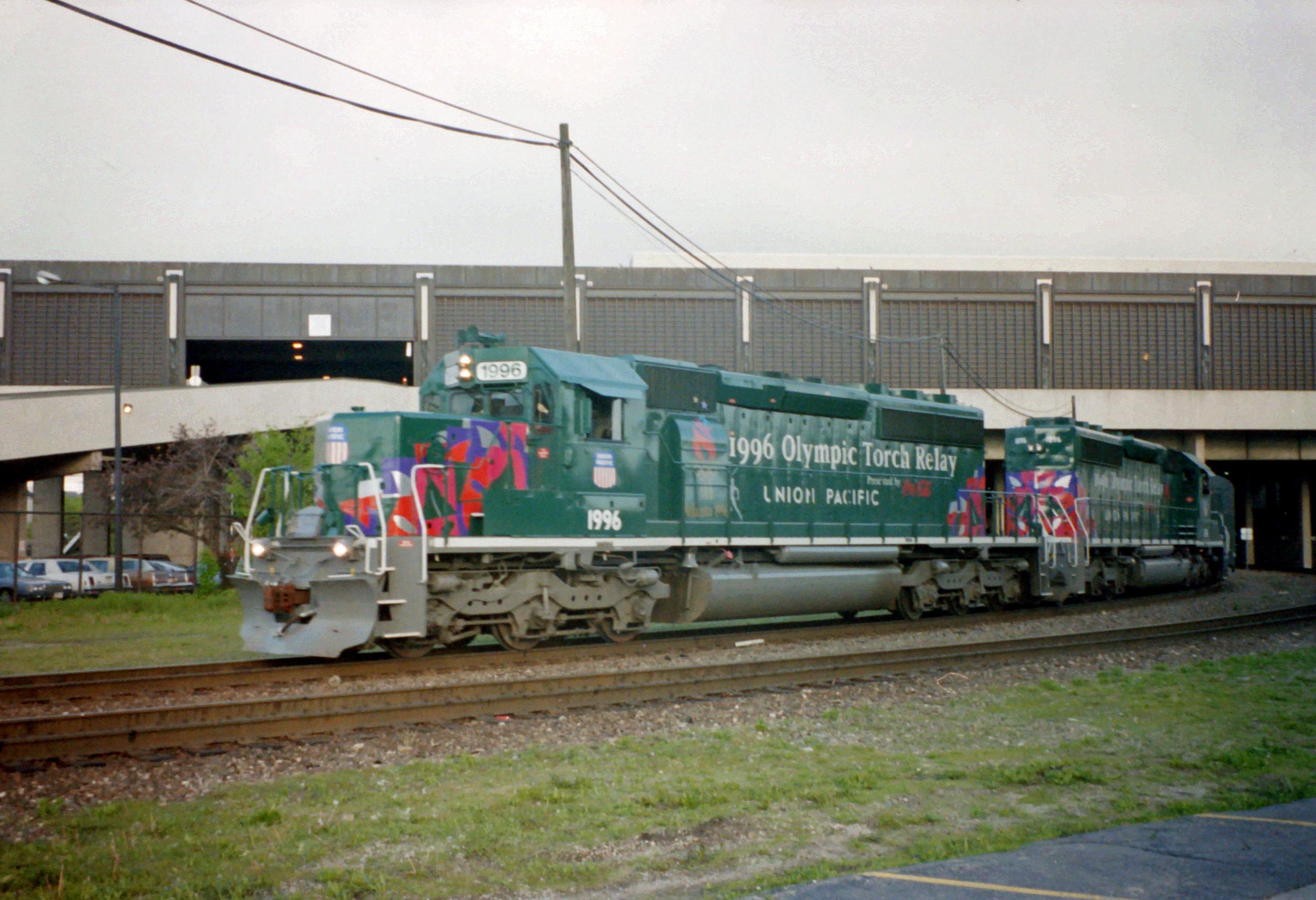 美国联合太平洋铁路sd40-2-1896和sd40-2-1996号内燃机车 知乎