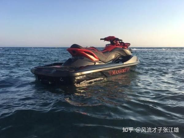 超级富豪的水上"玩具"—mansory迈莎锐打造碳纤摩托艇