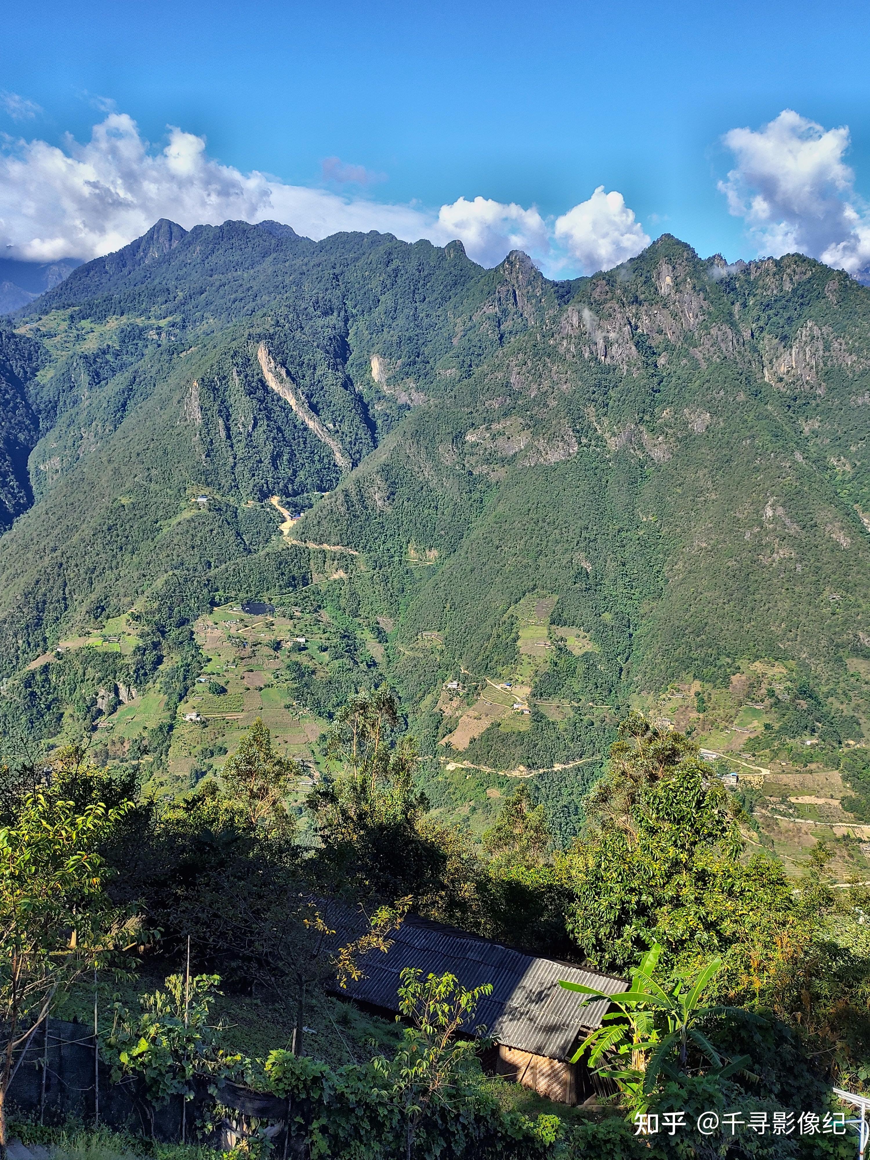 封存于大山中的记忆之城云南碧罗雪山知子罗村电影废城实拍地