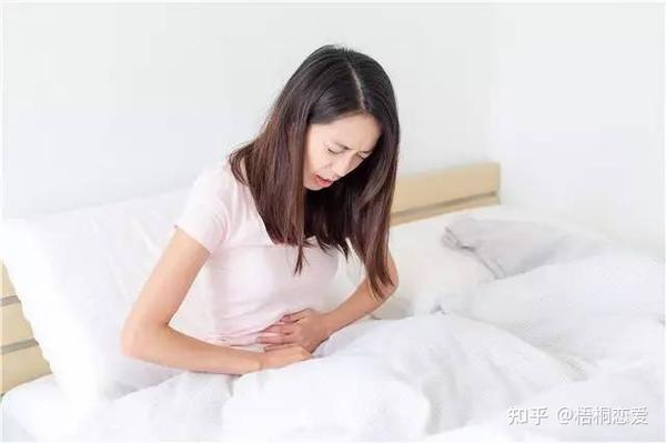 女生说肚子疼应该怎么正确回复?