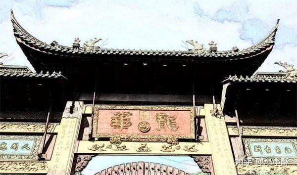 在上海的龙华寺旁有着一条河,名为阴阳河,据说该河水下面镇压着许多的