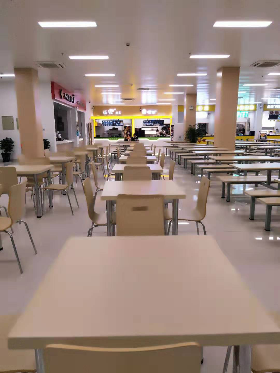 大学生点外卖,长期来看依然是刚需,高校食堂该如何转型呢?