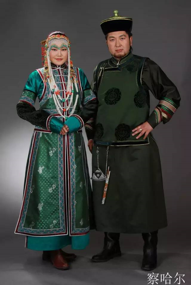 古代蒙古察哈尔部,原驻牧于阿尔泰山,其汗为蒙古各部的"共主,世袭
