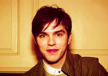 尼古拉斯霍尔特?