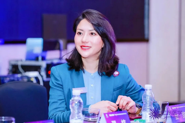 金鸽 女士 仁东医学集团ceo